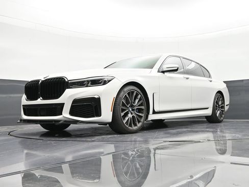 Used 2021 BMW 750i xDrive w/ M Sport Package image 20