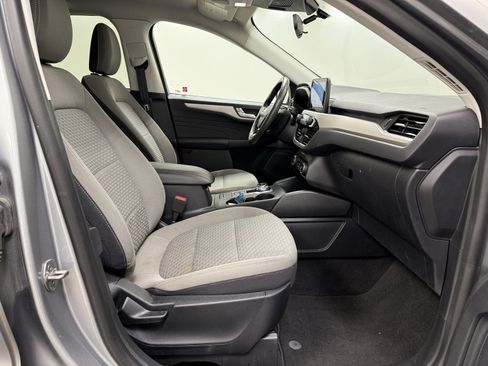 Used 2021 Ford Escape SE w/ SE Sport Appearance Package image 22