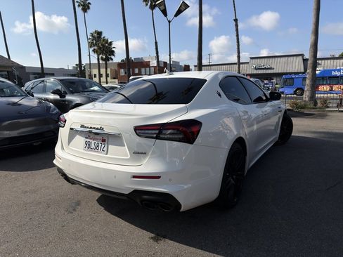 Used 2022 Maserati Ghibli Modena image 5