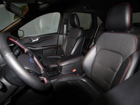 Used 2025 Ford Escape ST-Line Elite image 4