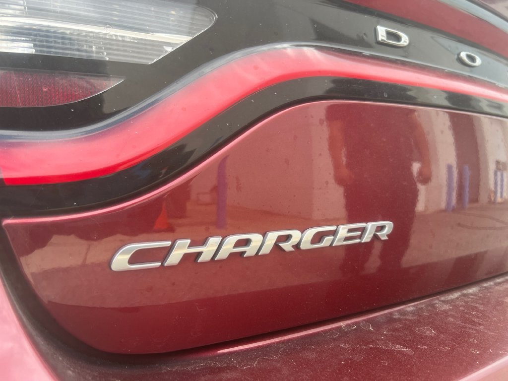Used 2021 Dodge Charger SXT w/ Leather Interior Group RWD image 16