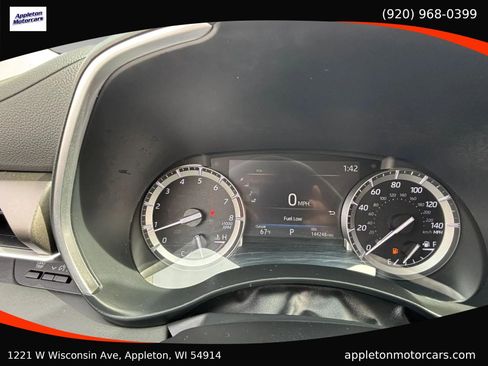 Used 2022 Toyota Highlander XLE AWD/4WD image 22