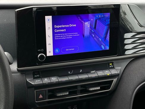 Used 2025 Toyota Camry SE image 16