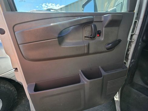 Used 2012 GMC Savana 3500 image 10