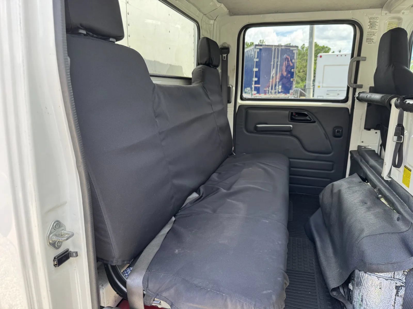 Used 2024 Isuzu NPR RWD image 21