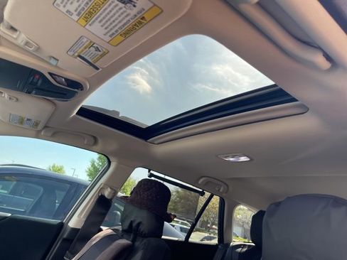 Used 2024 Subaru Outback Premium image 12