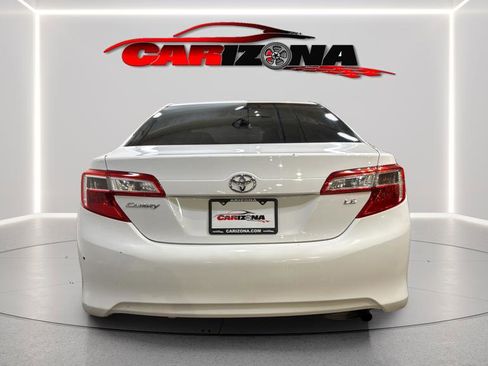 Used 2014 Toyota Camry LE image 9