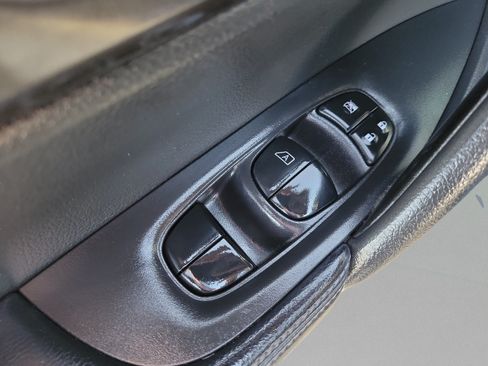 Used 2015 Nissan Rogue SV AWD/4WD image 14
