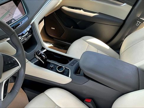 Certified 2024 Cadillac XT5 Premium Luxury w/ Technology Package AWD/4WD image 18