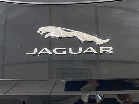 Used 2015 Jaguar F-TYPE R RWD image 28