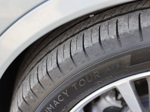 Used 2024 Cadillac XT6 Premium Luxury image 12