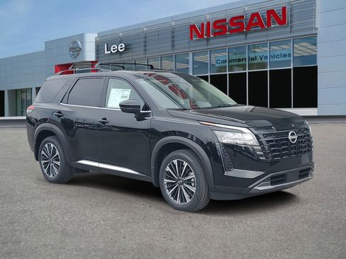 New 2026 Nissan Pathfinder Platinum image 1