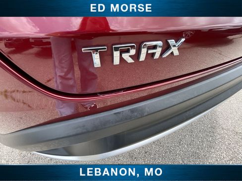 Certified 2025 Chevrolet Trax LT w/ LT Convenience Package FWD image 29