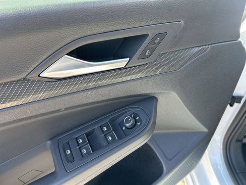 Used 2022 Volkswagen Golf R image 15