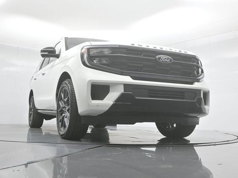 New 2025 Ford Expedition Platinum w/ Stealth Performance Package image 50