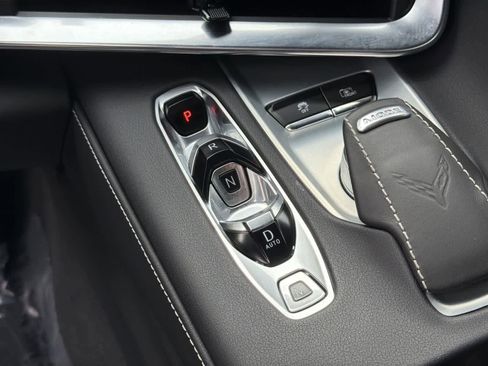 Used 2021 Chevrolet Corvette 2LT w/ Z51 Performance Package image 17