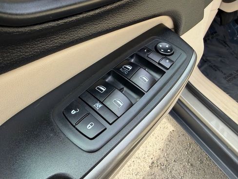 Used 2019 Jeep Cherokee Latitude w/ Popular Appearance Group image 13