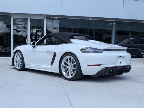 Certified 2023 Porsche 718 Boxster Spyder RWD image 3