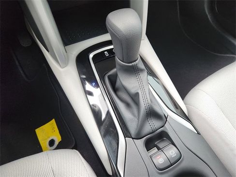 Certified 2025 Toyota Corolla Cross L image 16