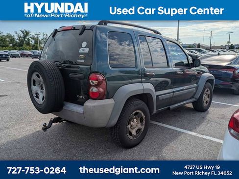 Used 2006 Jeep Liberty Sport RWD image 2