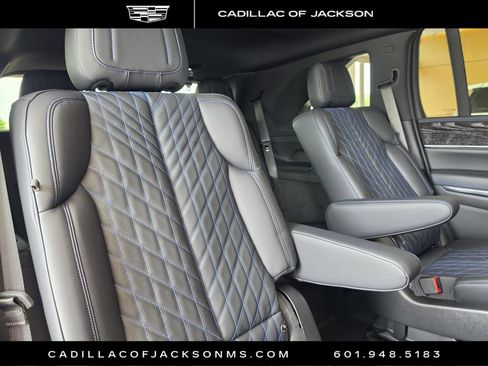 New 2026 Cadillac Escalade IQ Sport 1 w/ LPO, ONYX Package AWD/4WD image 16