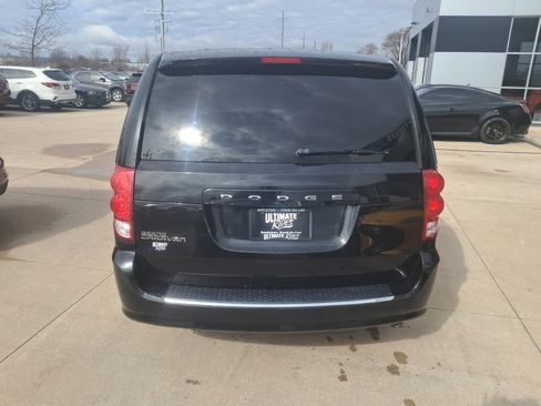 Used 2016 Dodge Grand Caravan SE w/ Quick Order Package 29E SE FWD image 8