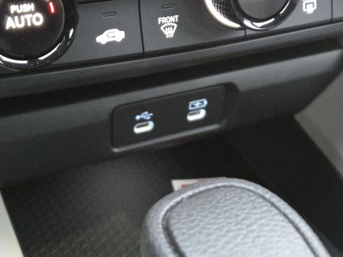 Used 2025 Honda Accord LX image 7