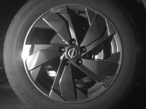 Used 2025 Nissan Rogue SV FWD image 13