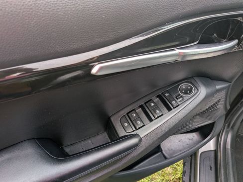 Used 2022 Kia Seltos S FWD image 9