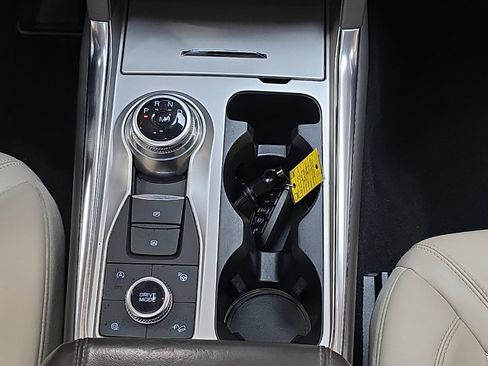 Used 2020 Ford Explorer Platinum w/ Premium Technology Package image 26