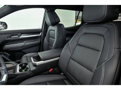 New 2027 GMC Terrain Elevation w/ Elevation Premium Package AWD/4WD image 7