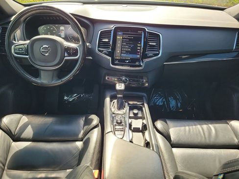 Used 2018 Volvo XC90 T5 Momentum w/ Convenience Package FWD image 18