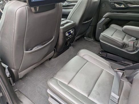 Used 2024 GMC Yukon Denali w/ Advanced Technology Package AWD/4WD image 26