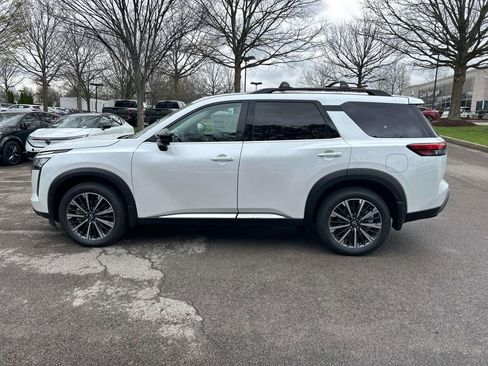 New 2026 Nissan Pathfinder Platinum AWD/4WD image 4