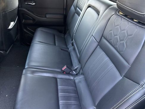 Used 2024 Nissan Frontier SL w/ Technology Package image 11