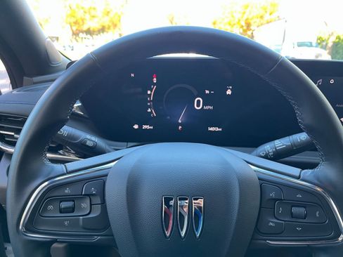 Used 2025 Buick Envista Sport Touring image 25