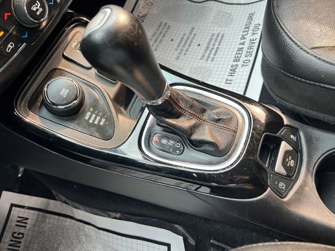 Used 2019 Jeep Compass Limited w/ Advanced Safety Group image 24