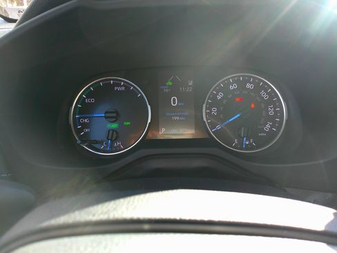 Used 2022 Toyota RAV4 XLE image 20