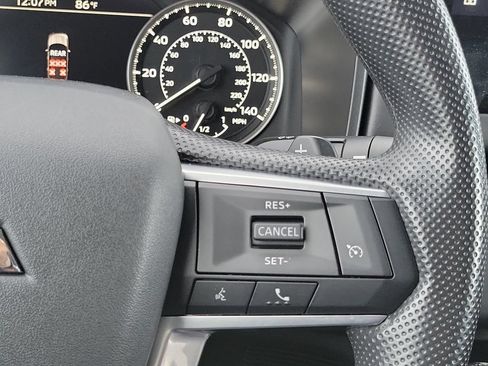 Used 2026 Mitsubishi Outlander ES FWD image 28