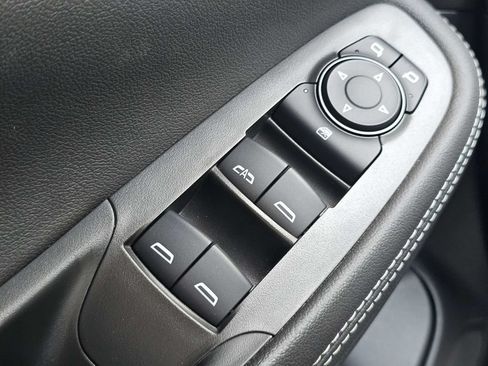 Used 2024 Buick Encore GX Preferred AWD/4WD image 23