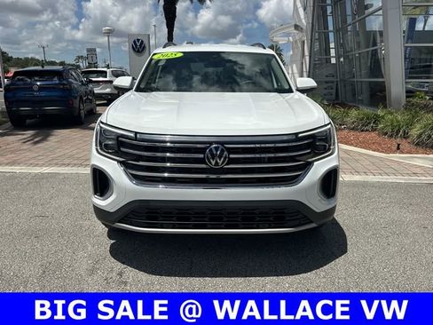 Certified 2025 Volkswagen Atlas SE FWD image 3