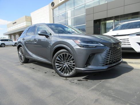 Used 2025 Lexus RX 450h AWD w/ Luxury Package image 13