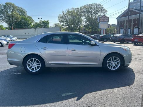 Used 2015 Chevrolet Malibu LT w/ Power Convenience Package image 4