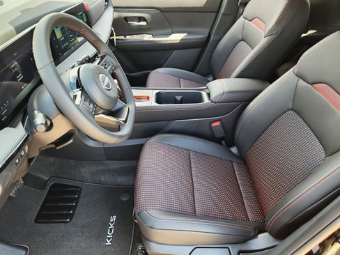 New 2026 Nissan Kicks SR image 12