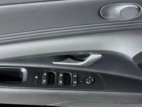 Certified 2023 Hyundai Elantra Limited image 24