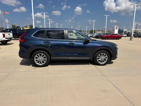 Used 2025 Honda CR-V EX image 8