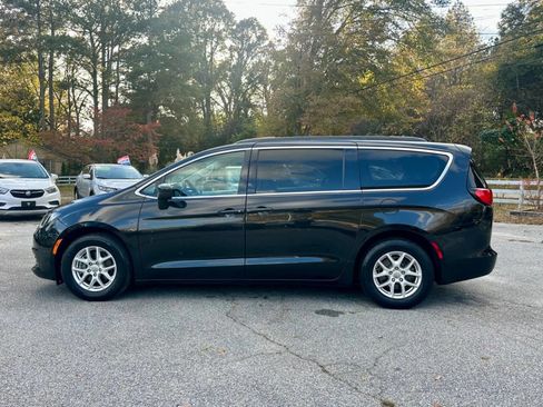 Used 2020 Chrysler Voyager Lxi image 4