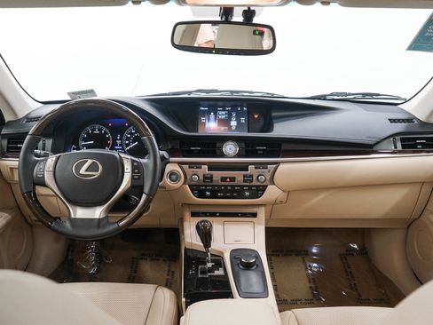 Used 2015 Lexus ES 350 w/ Premium Package FWD image 14