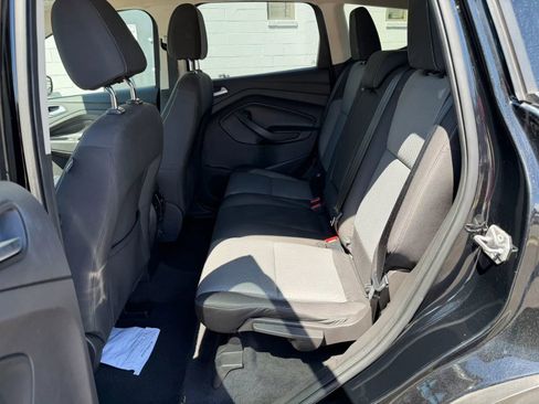 Used 2017 Ford Escape SE FWD image 12