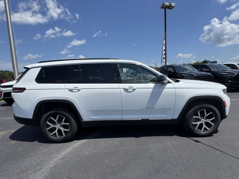 Used 2024 Jeep Grand Cherokee L Limited RWD image 4